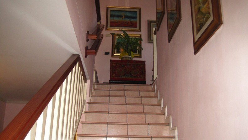 scala accesso 1° piano.jpg